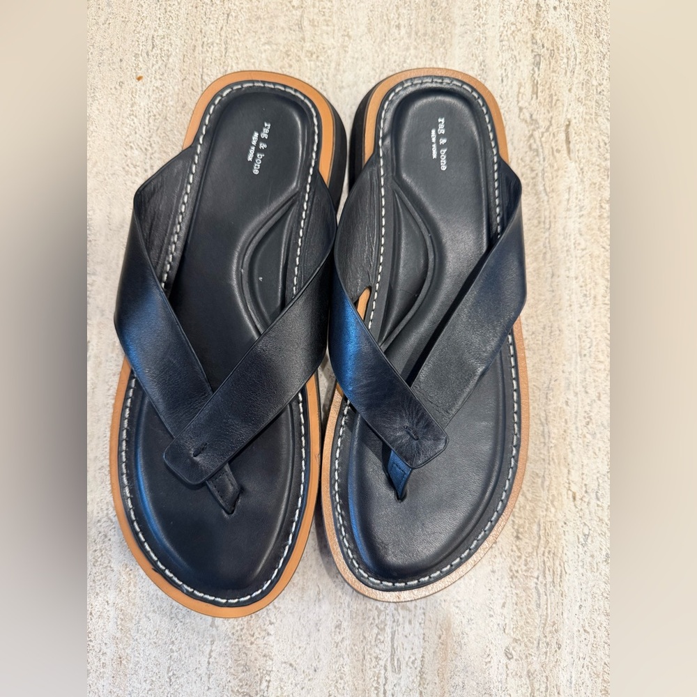 Rag & Bone Black Parker Thong Leather Sandals with Cushioned Straps Size 39 NWOT